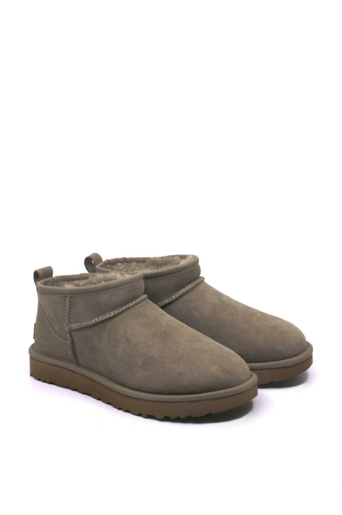 Boots store UGG Classic Ultra mini antilope，size 8